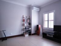 Lounges - 92 square meters of property in Silverwoods Country Estate