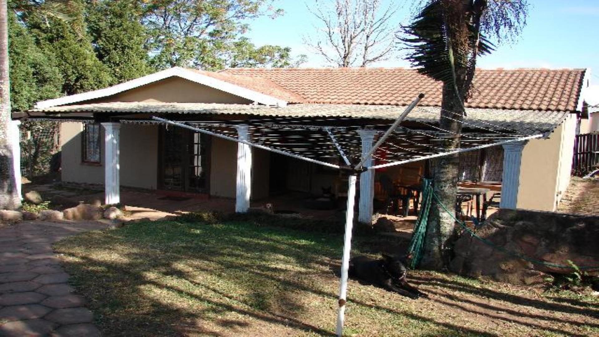 Front View of property in Pinetown 