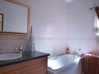 Bathroom 2 - 5 square meters of property in Woodhill Golf Estate