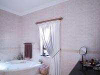 Main Bathroom - 17 square meters of property in Woodhill Golf Estate