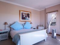 Main Bedroom - 33 square meters of property in Woodhill Golf Estate