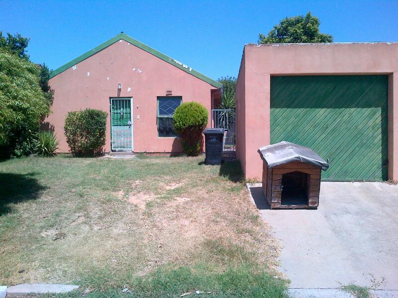 2 Bedroom House for Sale For Sale in Kraaifontein - Home Sell - MR130577