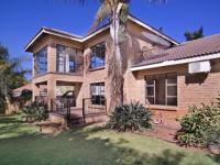 3 Bedroom 2 Bathroom House to Rent for sale in Woodhill Golf Estate