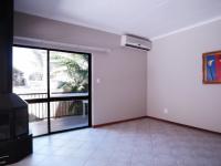 Dining Room - 24 square meters of property in Woodhill Golf Estate