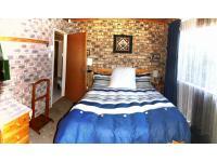 Main Bedroom - 11 square meters of property in Franskraal