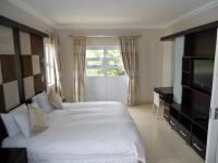 Main Bedroom - 28 square meters of property in Port Edward