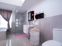 Bathroom 1 - 8 square meters of property in Silver Lakes Golf Estate