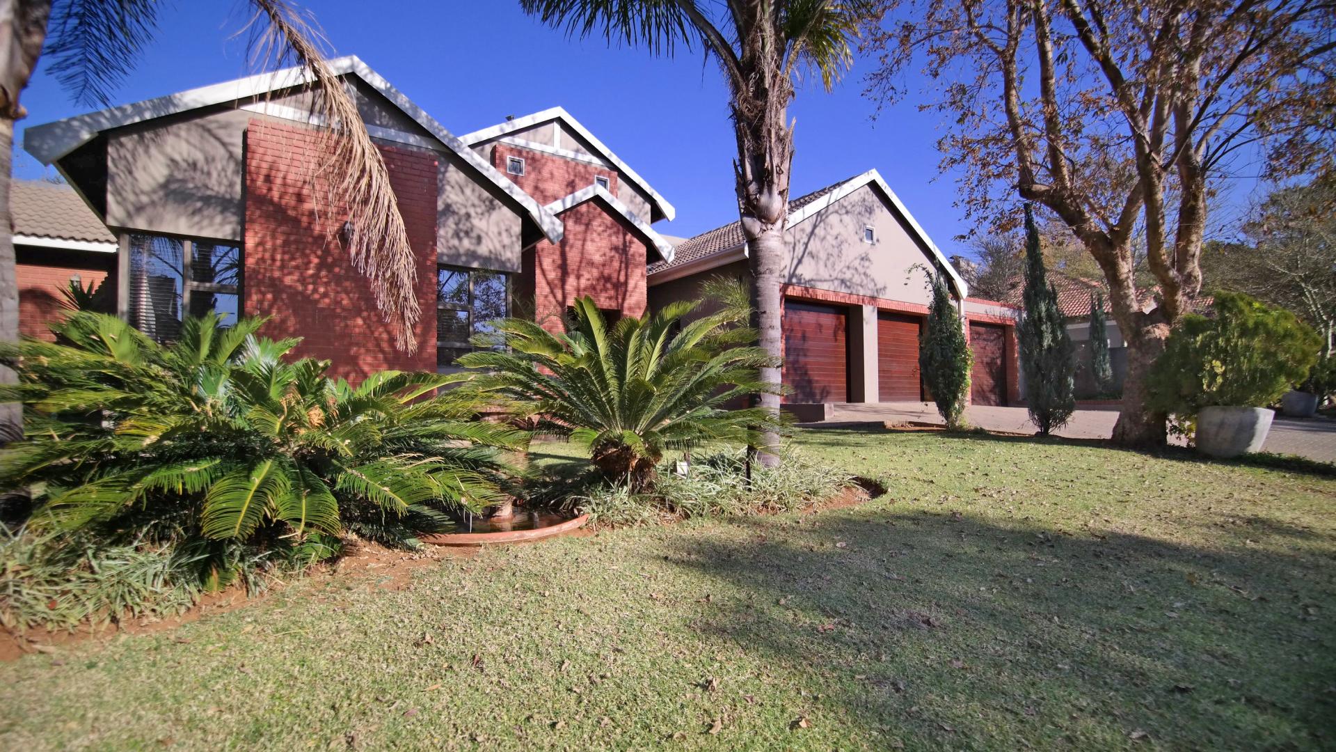 Front View of property in Silver Lakes Golf Estate