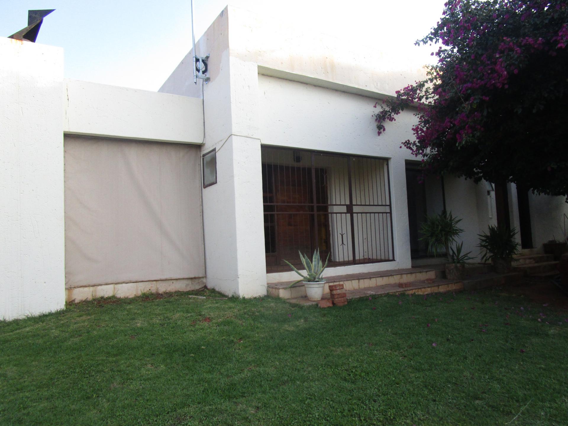 Front View of property in Westonaria