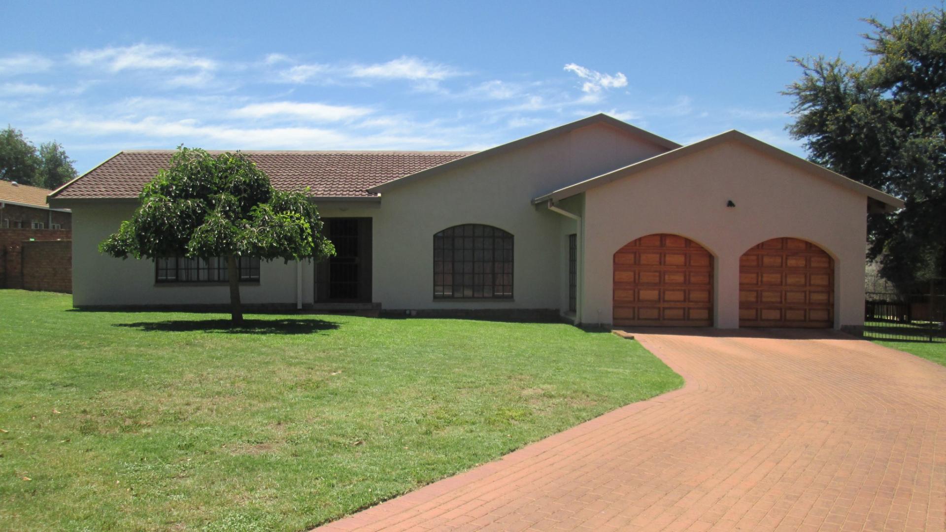 Front View of property in Heidelberg - GP