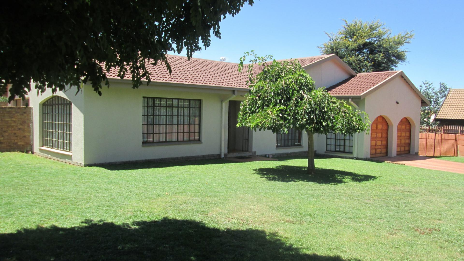 Front View of property in Heidelberg - GP