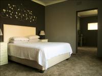 Main Bedroom - 32 square meters of property in Elspark