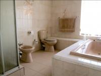 Main Bathroom - 15 square meters of property in Elspark