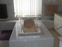 Main Bathroom - 15 square meters of property in Elspark