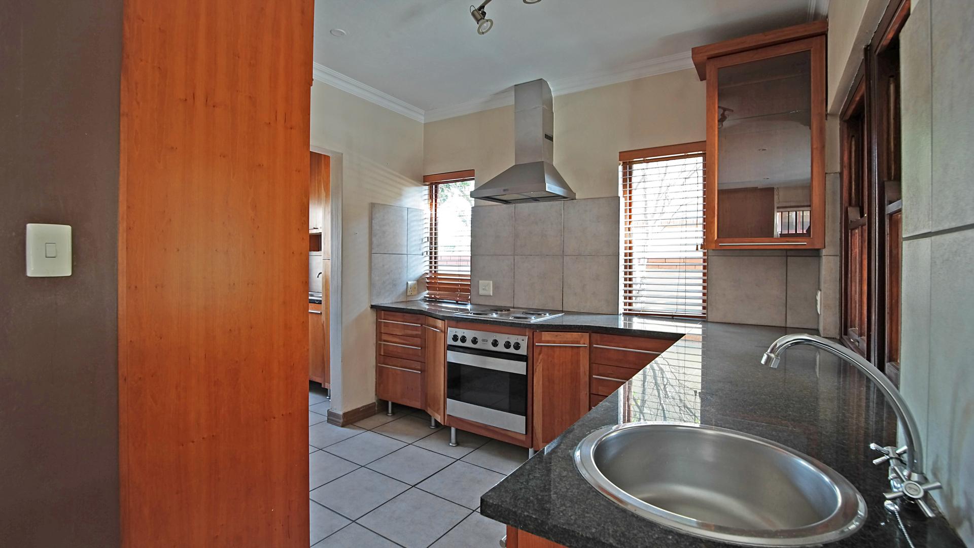 Kitchen - 8 square meters of property in The Wilds Estate