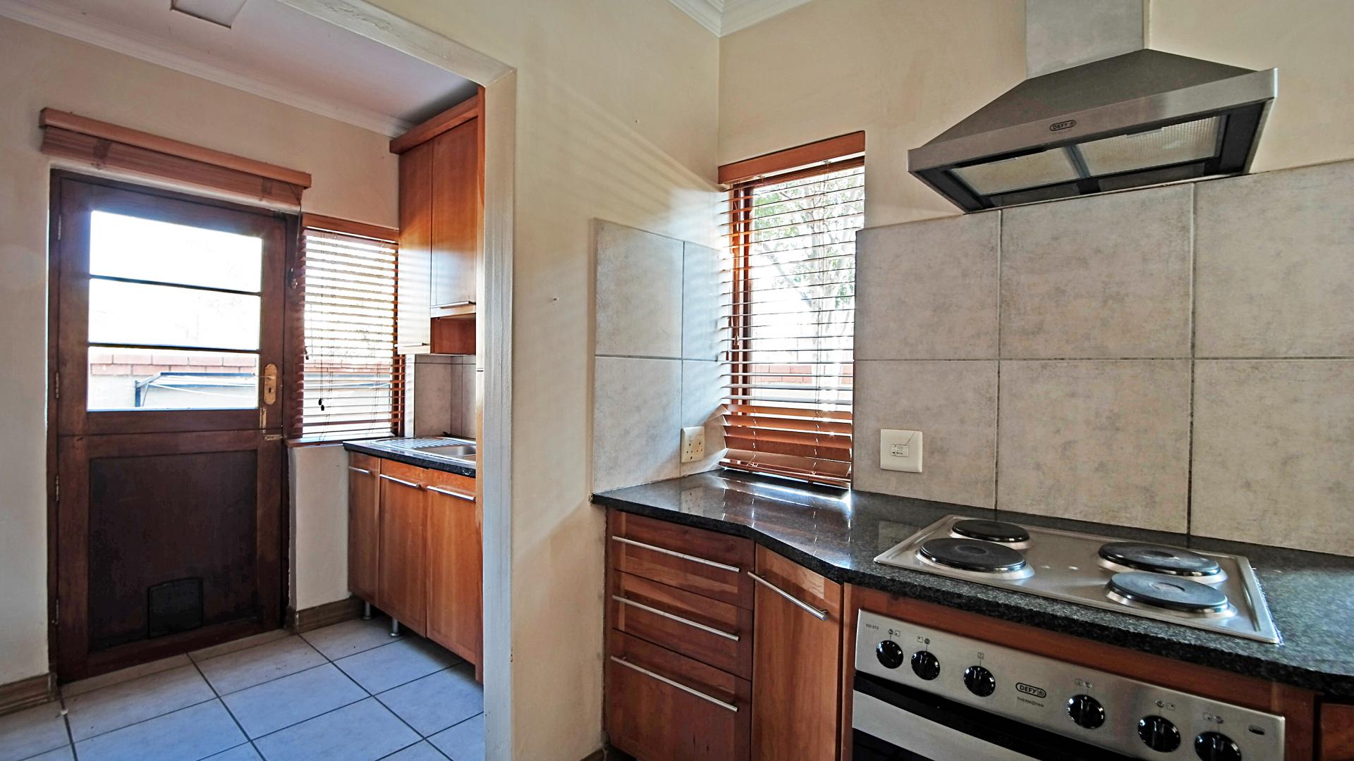 Kitchen - 8 square meters of property in The Wilds Estate