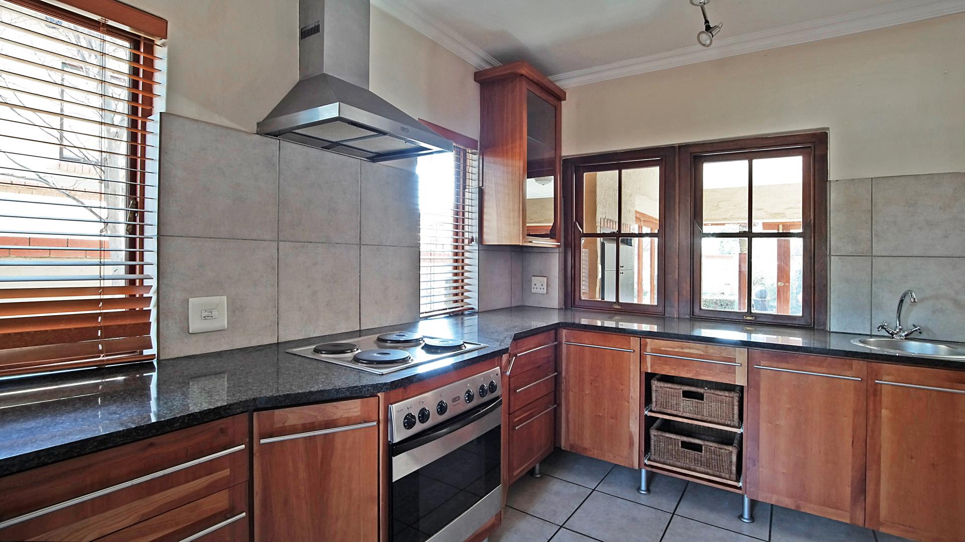 Kitchen - 8 square meters of property in The Wilds Estate