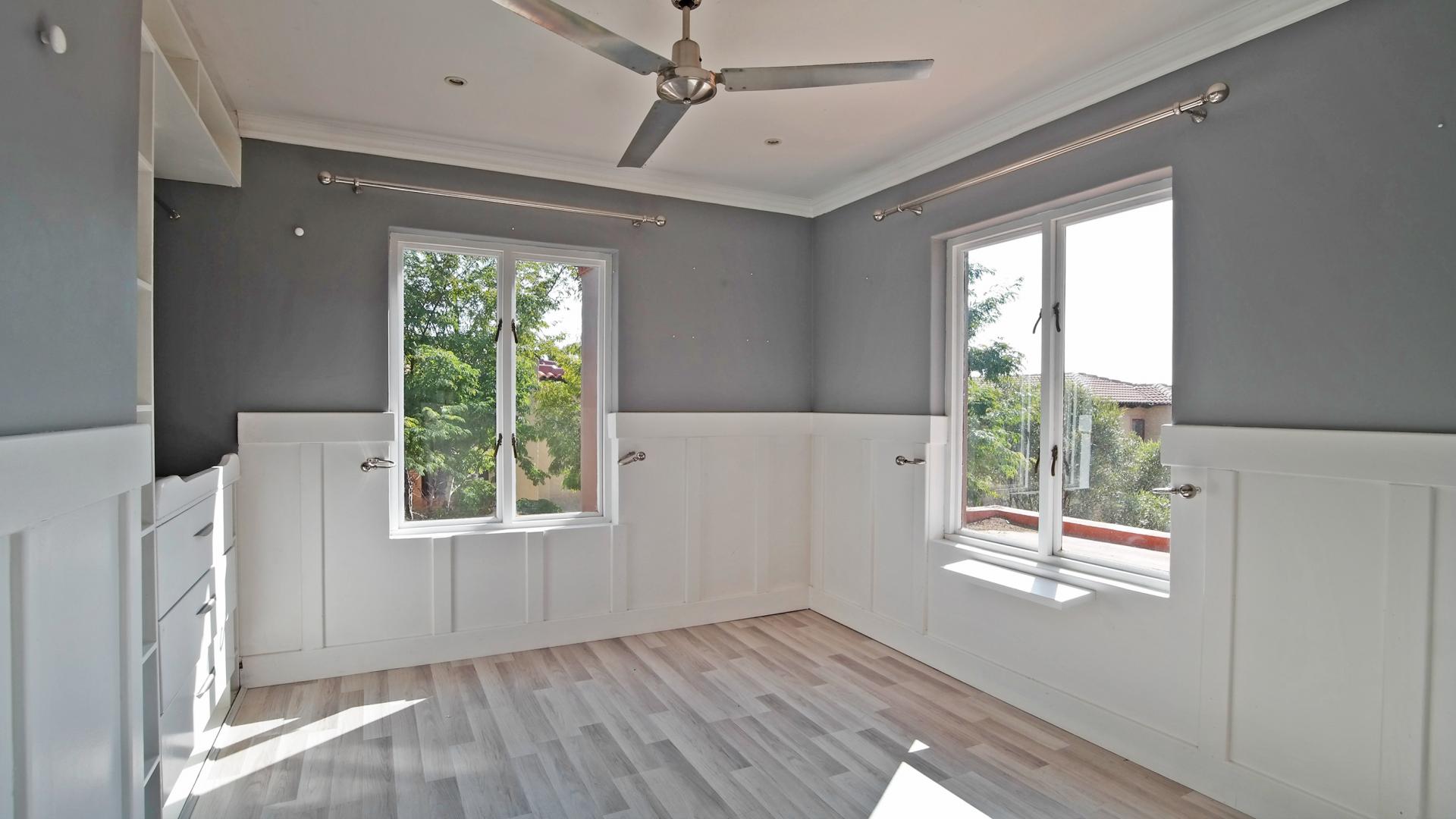 Bed Room 2 - 13 square meters of property in The Wilds Estate