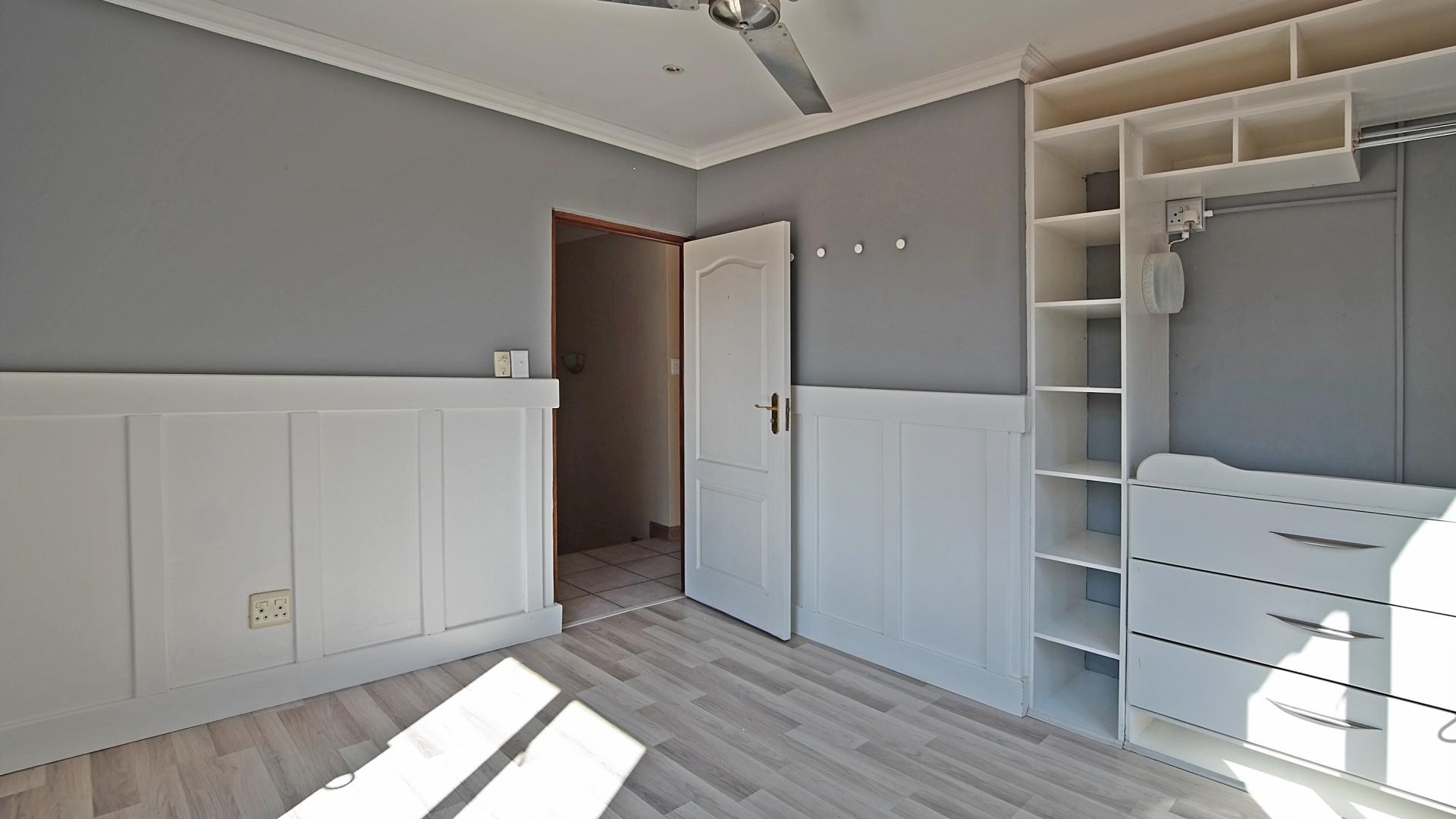 Bed Room 2 - 13 square meters of property in The Wilds Estate