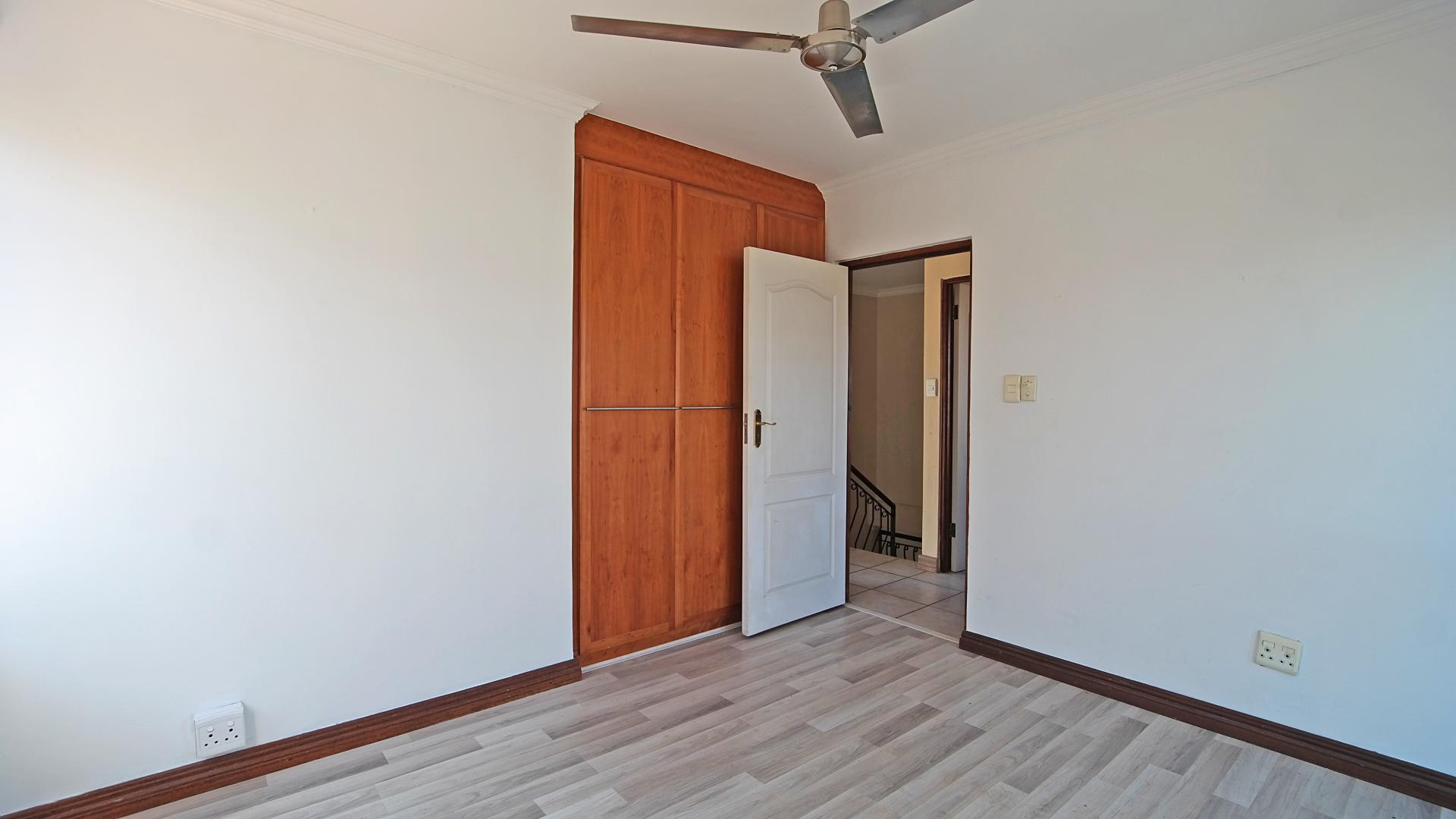 Bed Room 1 - 11 square meters of property in The Wilds Estate