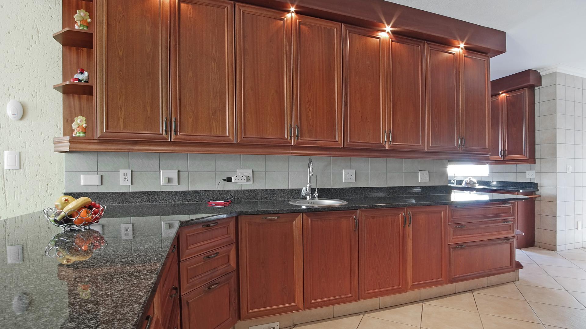 4 Bedroom House for Sale For Sale in Silver Lakes Golf Estate