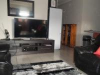 Lounges - 22 square meters of property in Boksburg