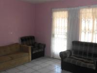 Lounges - 21 square meters of property in Benoni