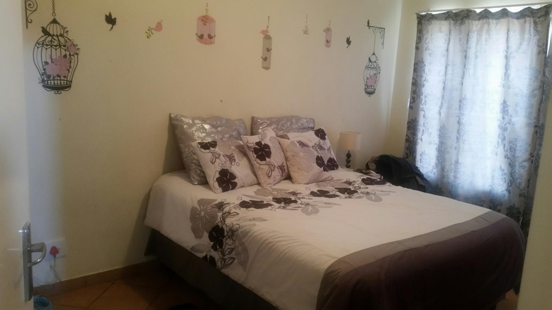 Main Bedroom - 12 square meters of property in Reyno Ridge