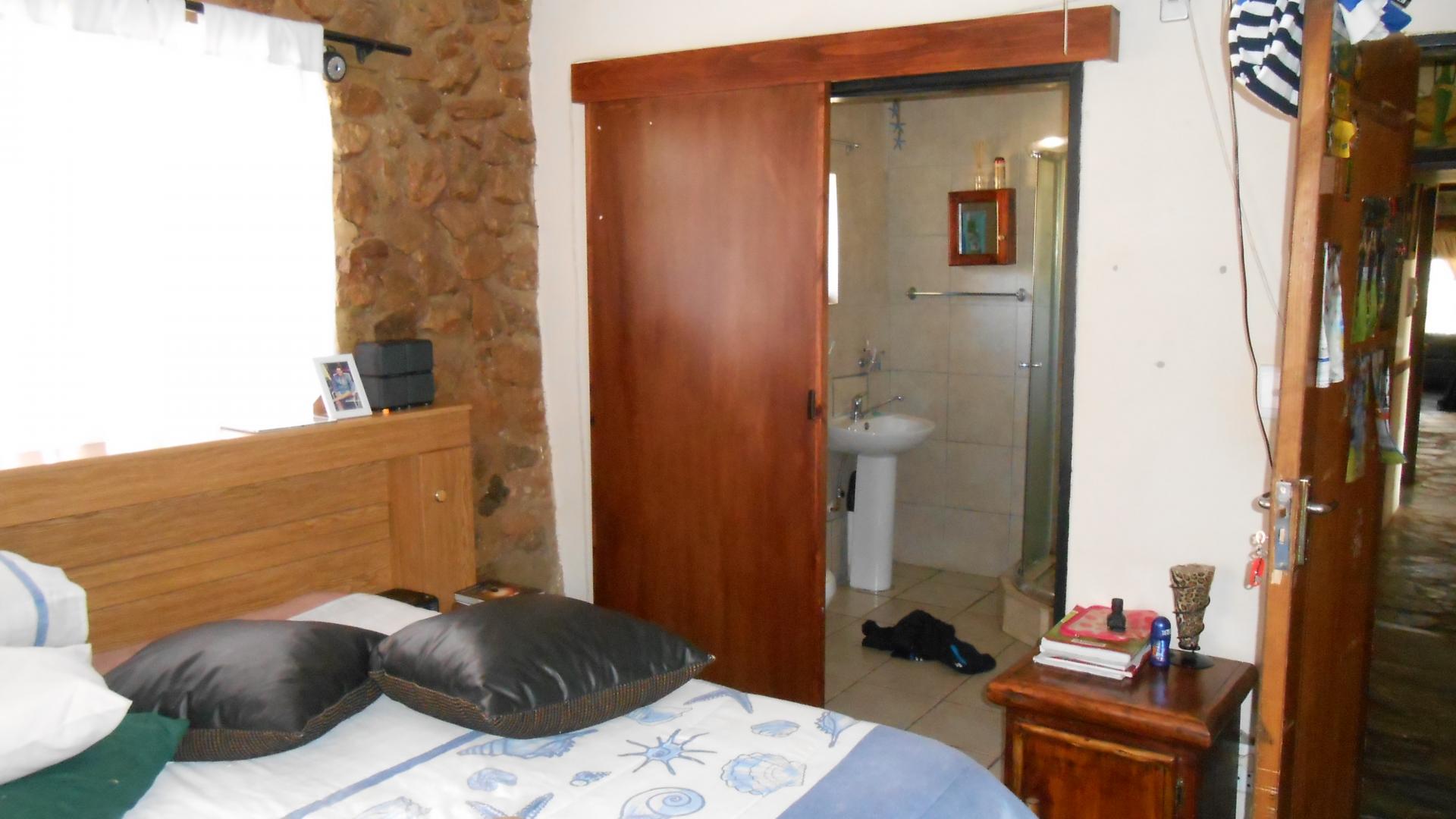 Main Bedroom - 36 square meters of property in Cullinan