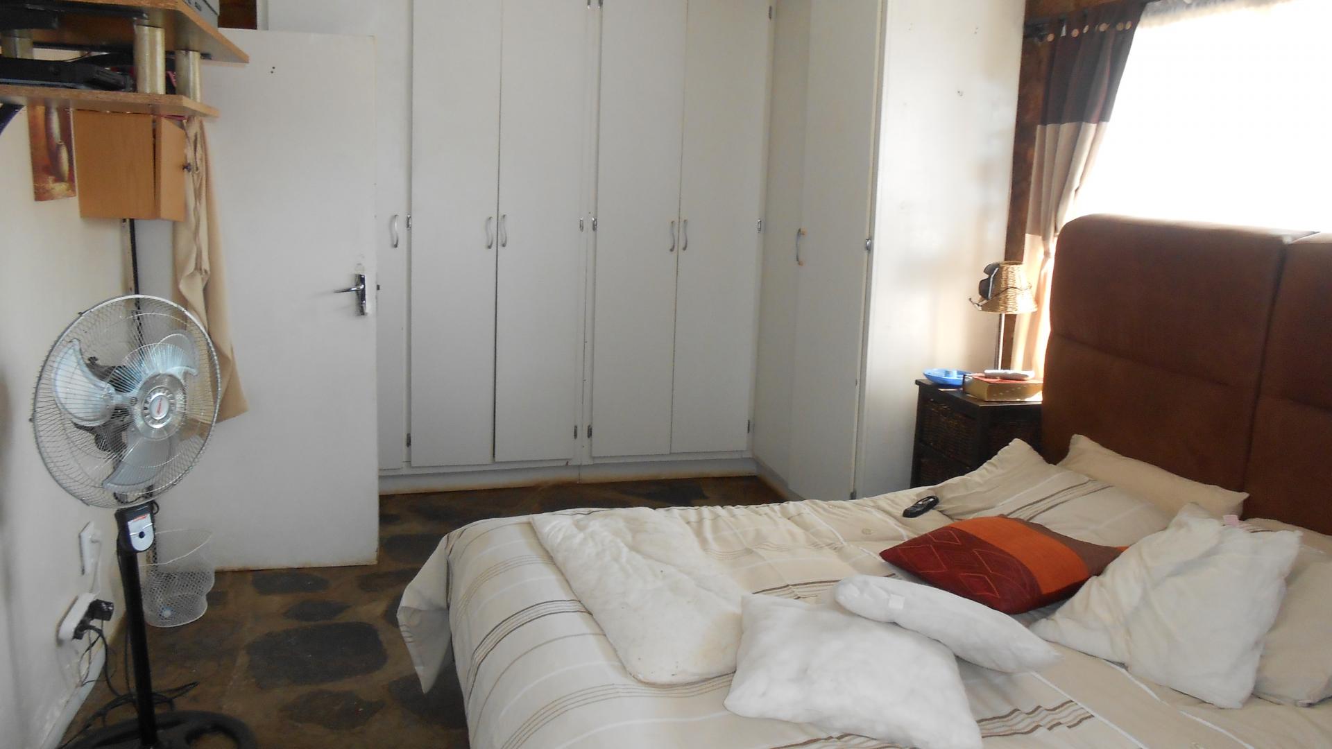 Bed Room 1 - 35 square meters of property in Cullinan