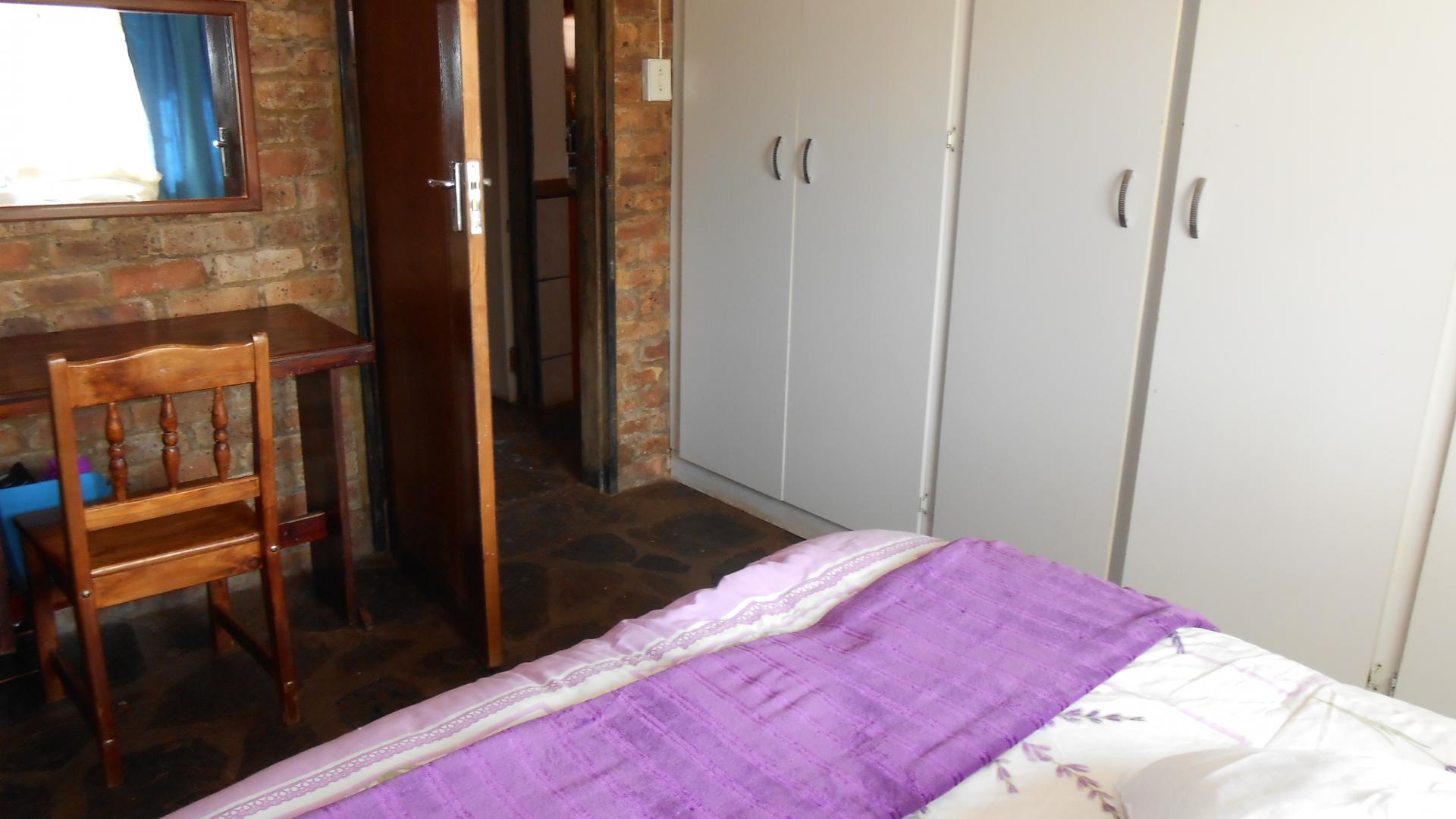 Bed Room 2 - 18 square meters of property in Cullinan