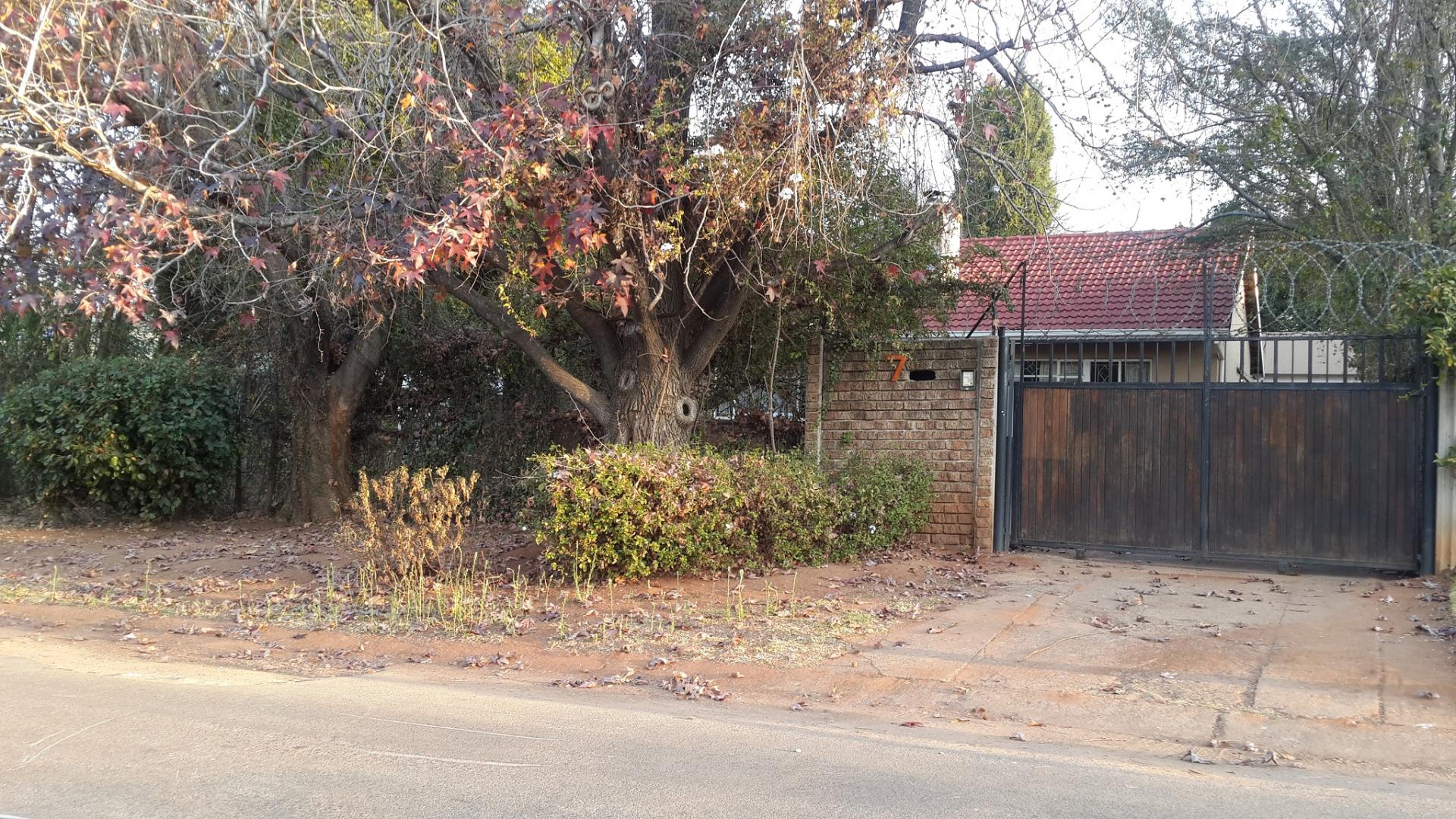 Front View of property in Blairgowrie