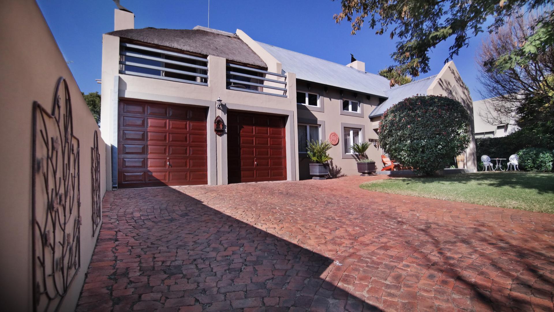 Front View of property in Silver Lakes Golf Estate