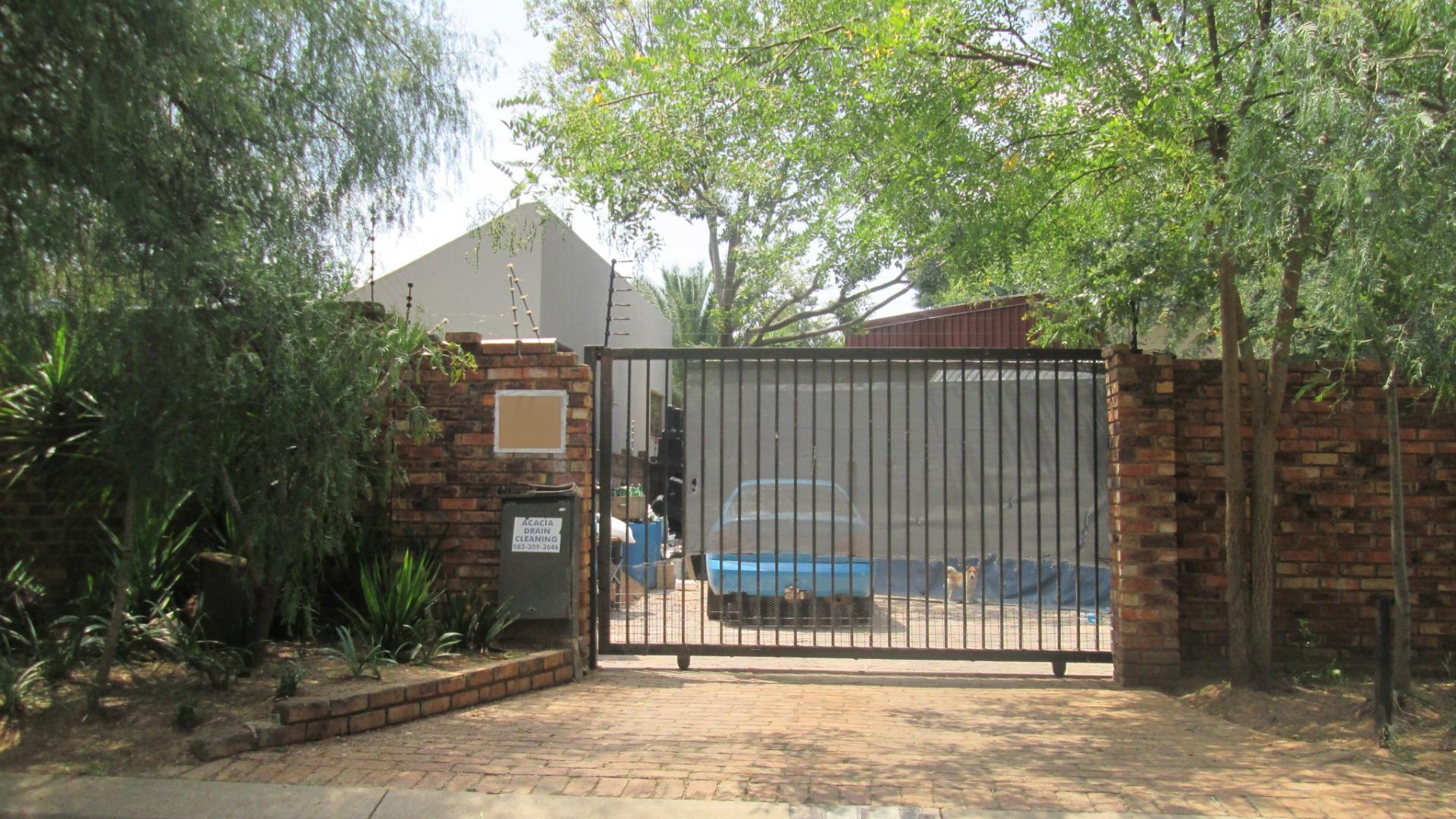 Front View of property in Johannesburg North