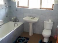 Main Bathroom - 9 square meters of property in Hibberdene
