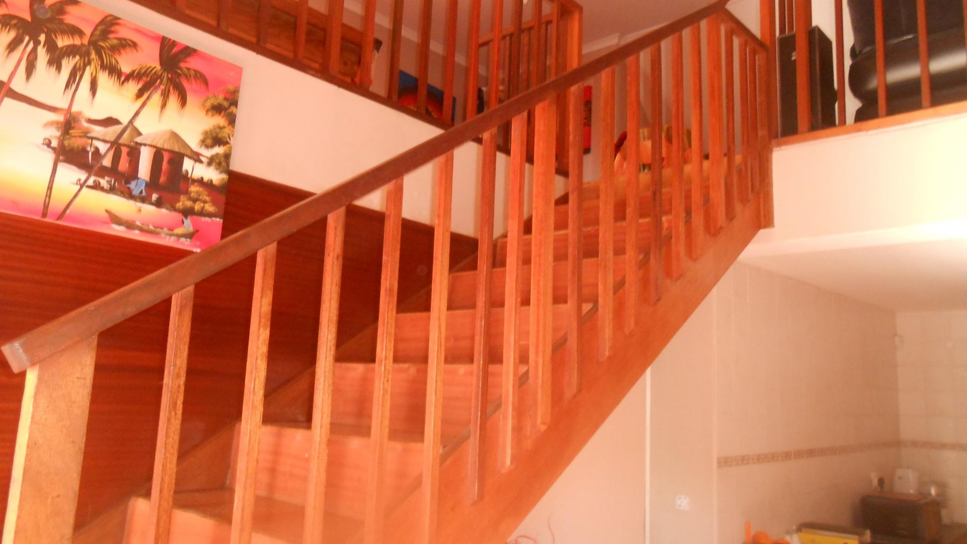 Spaces - 59 square meters of property in Reyno Ridge