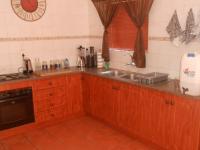 Kitchen - 10 square meters of property in Reyno Ridge