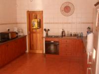 Kitchen - 10 square meters of property in Reyno Ridge