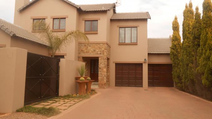 4 Bedroom Sectional Title for Sale For Sale in Olympus - Private Sale - MR131720