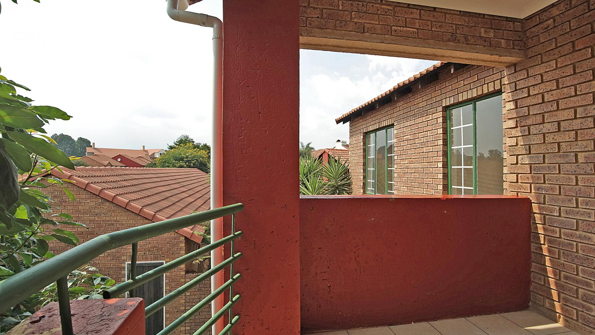 Patio of property in Moreletapark