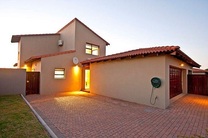 3 Bedroom House for Sale For Sale in St Francis Bay - Home Sell - MR131805