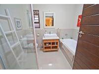 Main Bathroom - 3 square meters of property in St Francis Bay