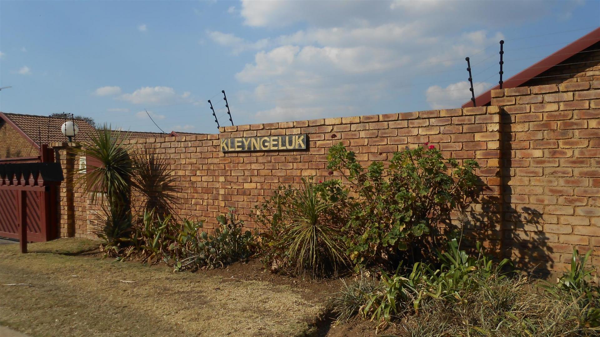 Front View of property in Norkem park