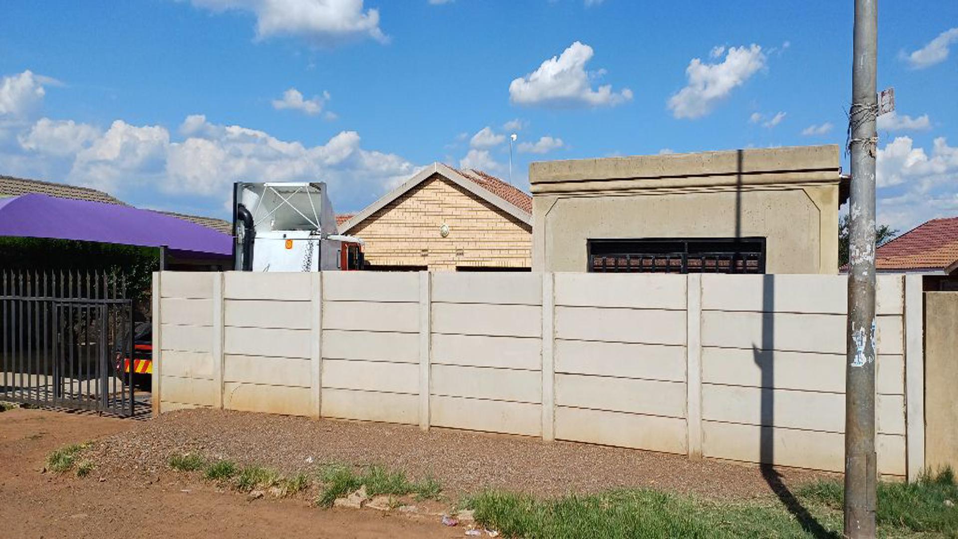 Front View of property in Meyerton
