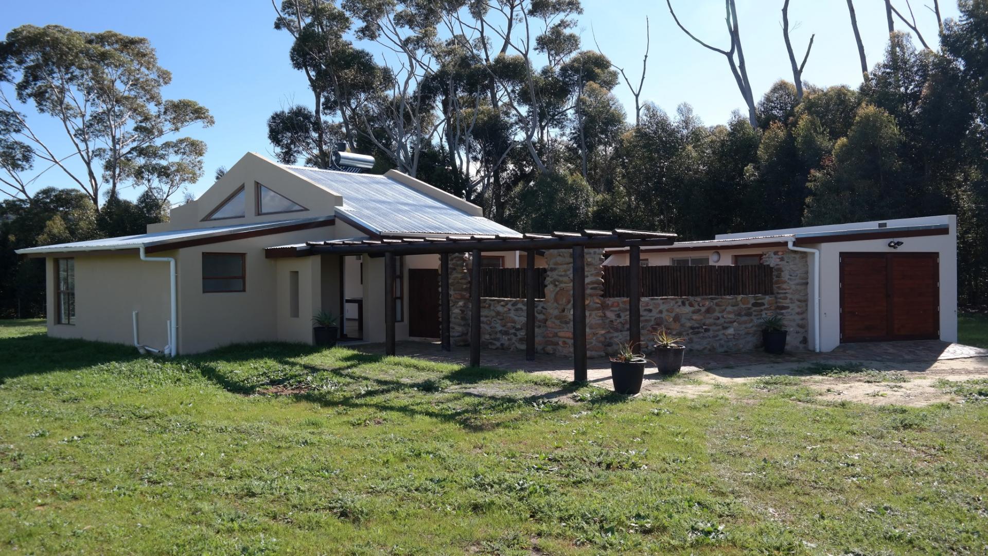 Backyard of property in Papiesvlei