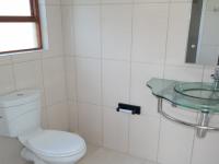 Main Bathroom - 7 square meters of property in Papiesvlei
