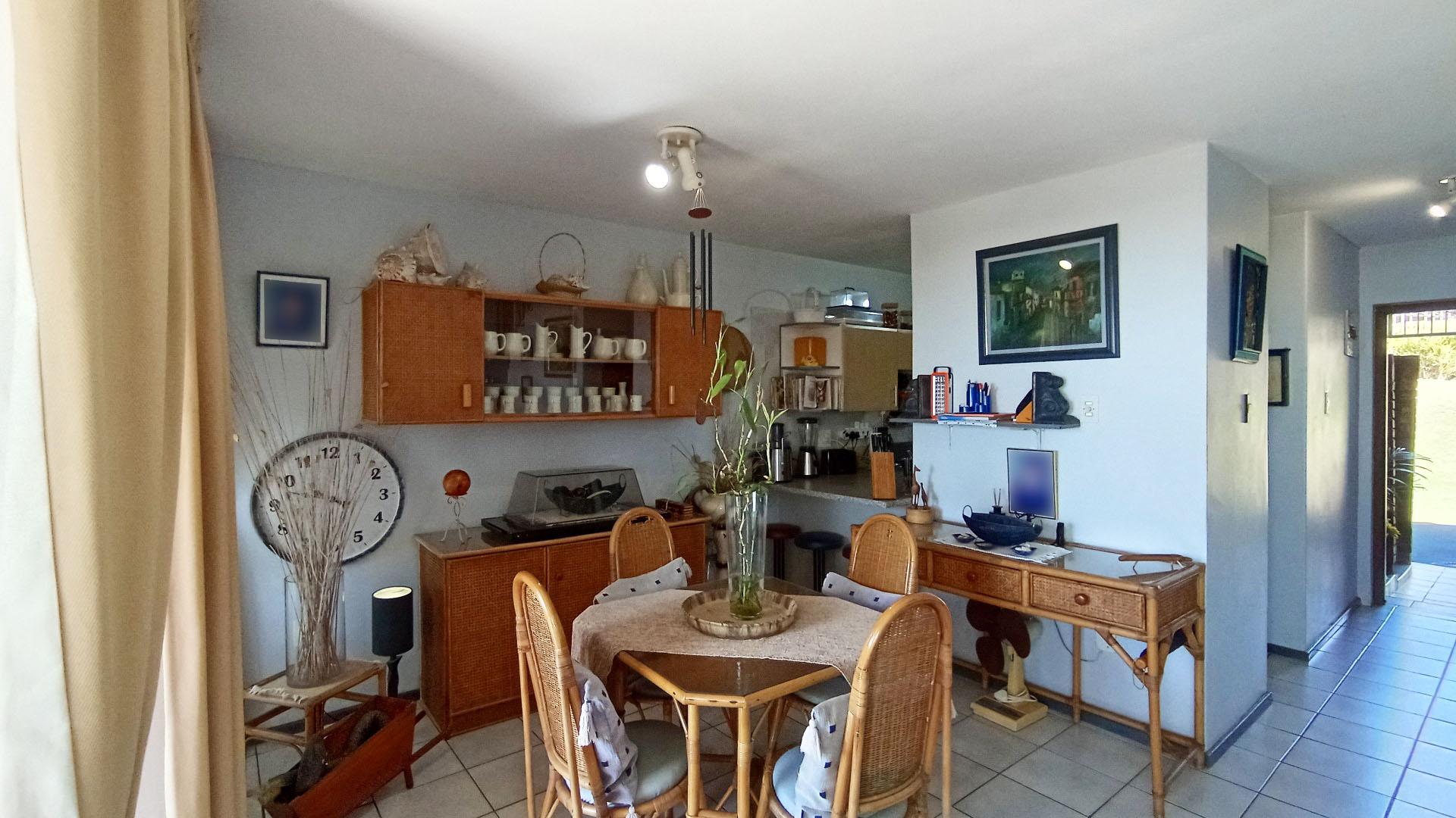 Dining Room - 9 square meters of property in Athlone Park