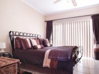 Bed Room 2 - 16 square meters of property in Woodhill Golf Estate