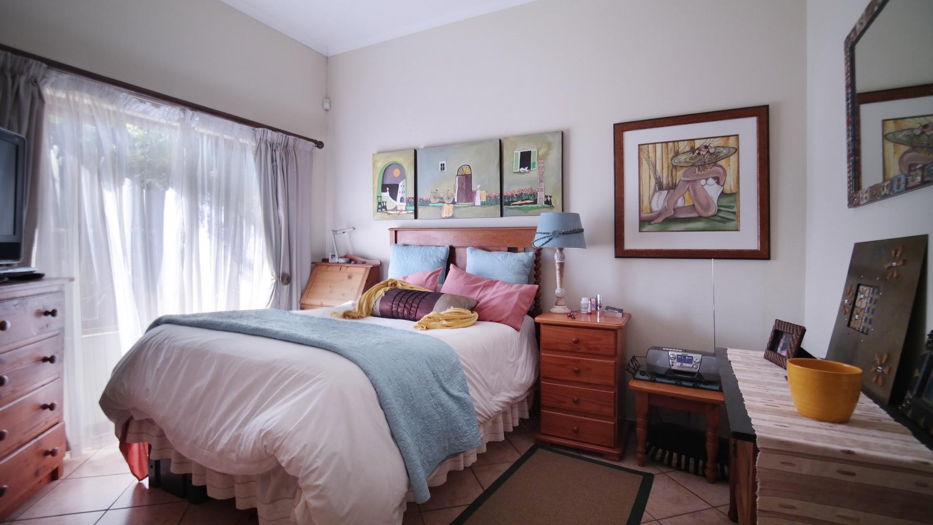 Main Bedroom - 19 square meters of property in Boardwalk Meander Estate