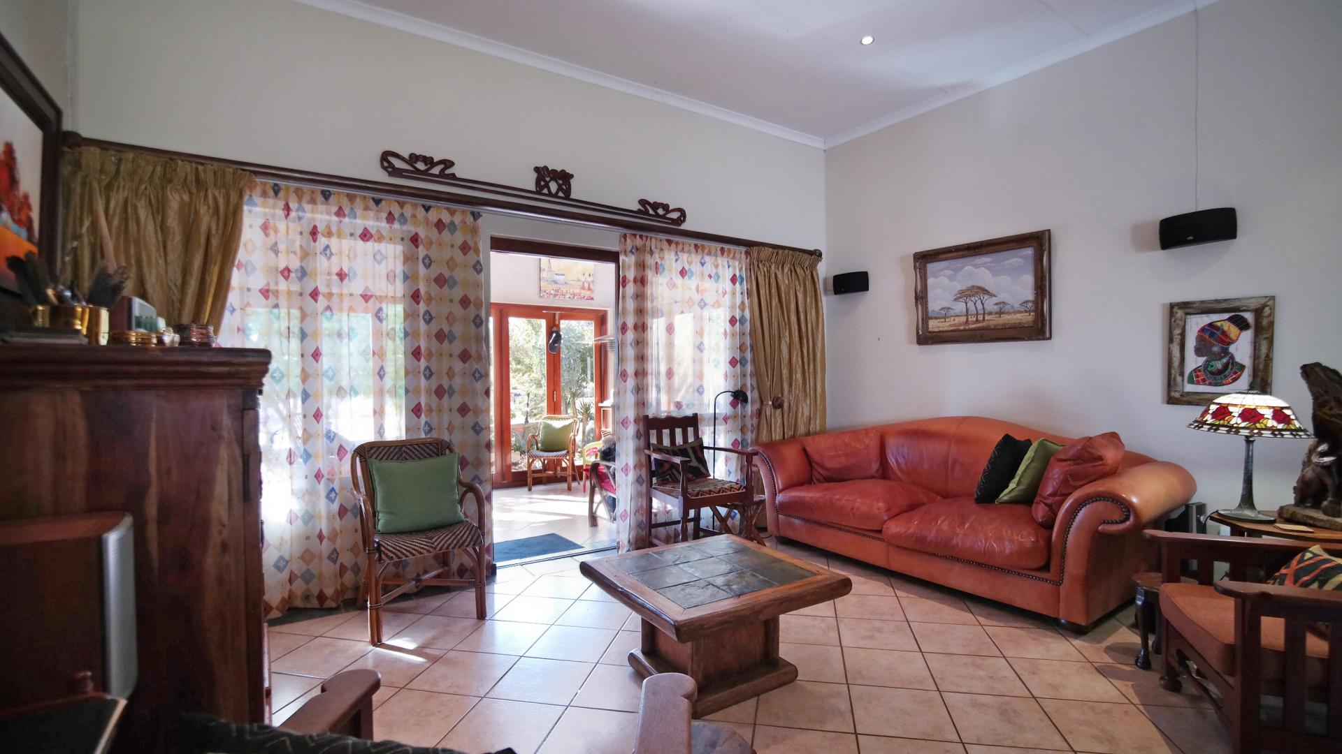 Lounges - 25 square meters of property in Boardwalk Meander Estate